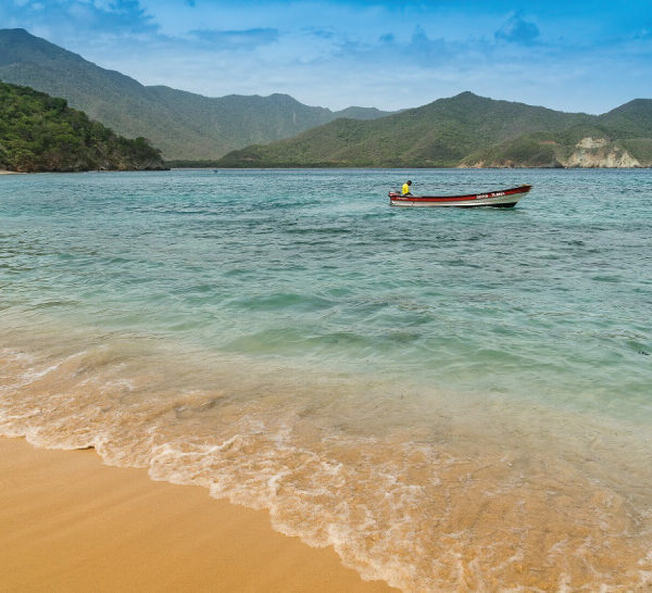 Pasadía en Playa Cristal en el Tayrona