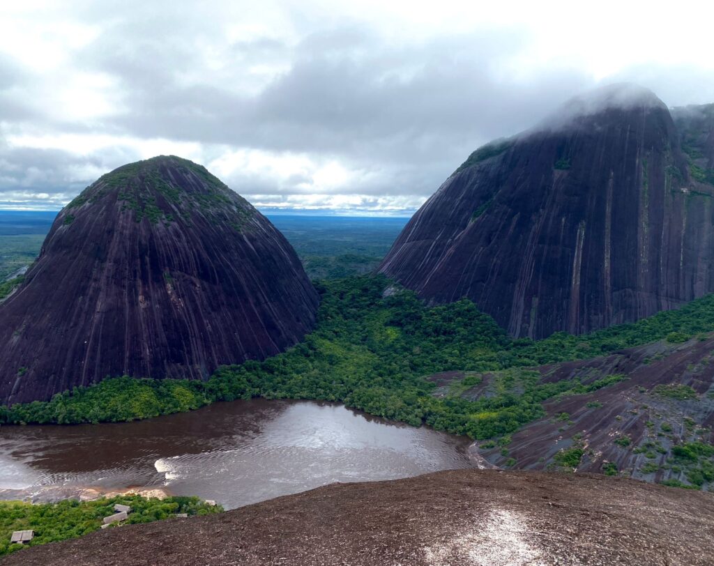 Cerros Mavecure