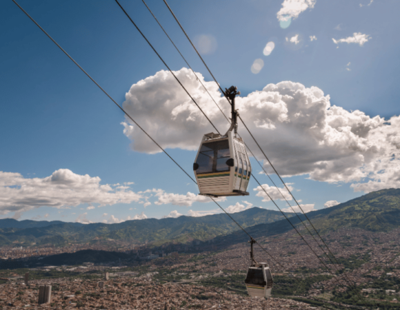 City Tour de Resiliencia y Transformación en Medellín